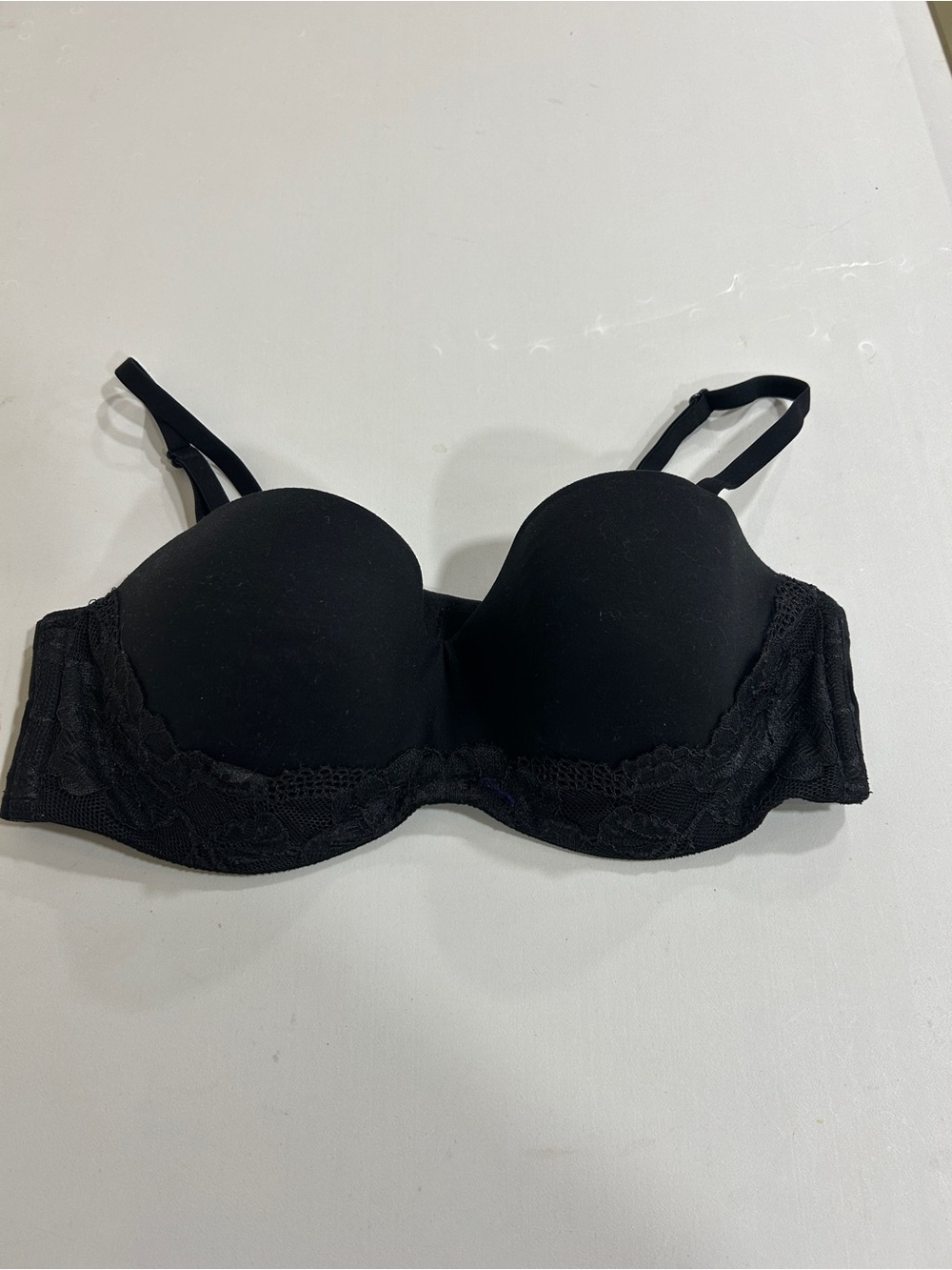 Body by Victoria’s SecretBlack Lace-Trim Bra